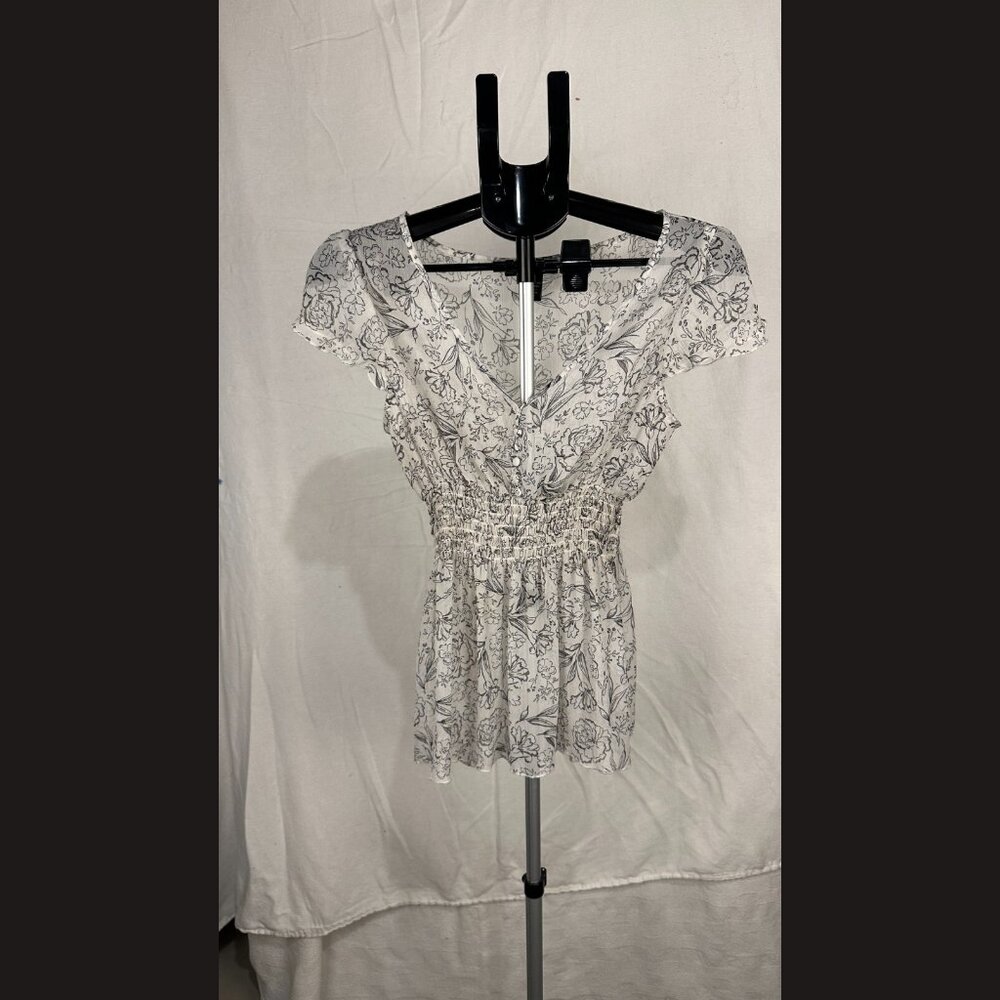 Sydney Tyler Women’s White Ruffle Top Size 8 Short Sleeve Blouse Elegant‎ Chic